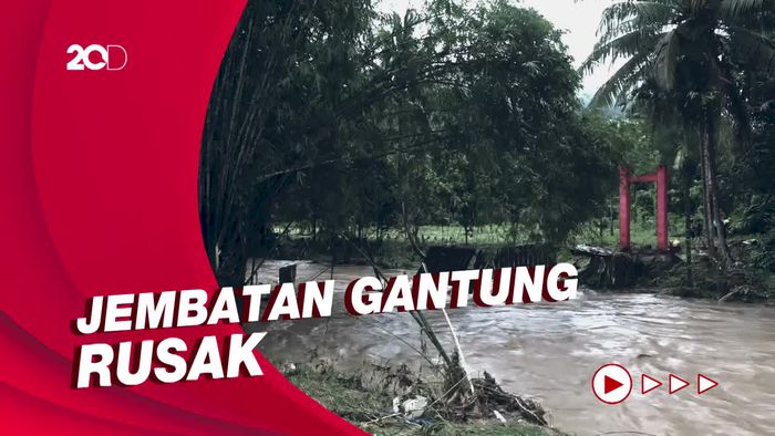 Penampakan Bandang di Polman, Rusak Puluhan Rumah
