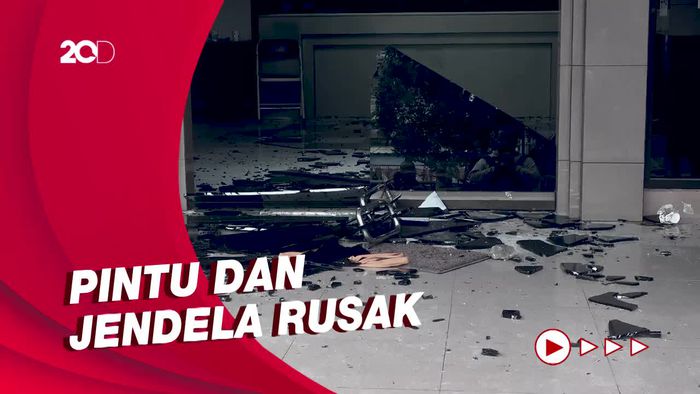 Detik-detik Rumah Eks Anggota DPD RI di Makassar Diserang
