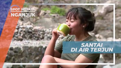 Santap Lezat Makanan Ringan di Bawah Air Terjun Sedudo Nganjuk