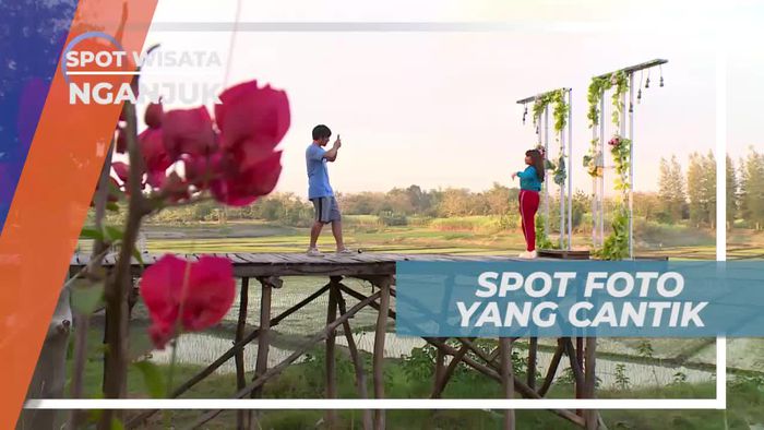 Mengabadikan Momen Dengan Berfoto di Taman Bunga Nganjuk