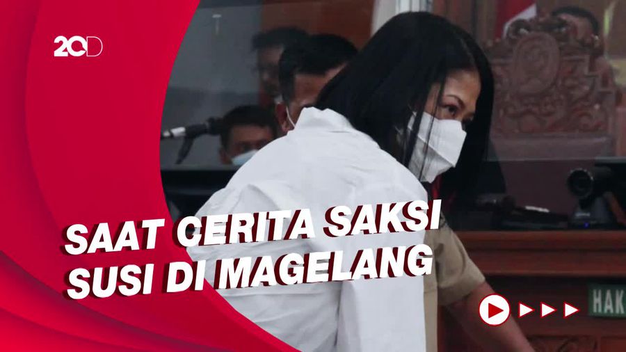 Putri Candrawathi Usap Mata Beberapa Kali Saat Pengacara Baca Eksepsi