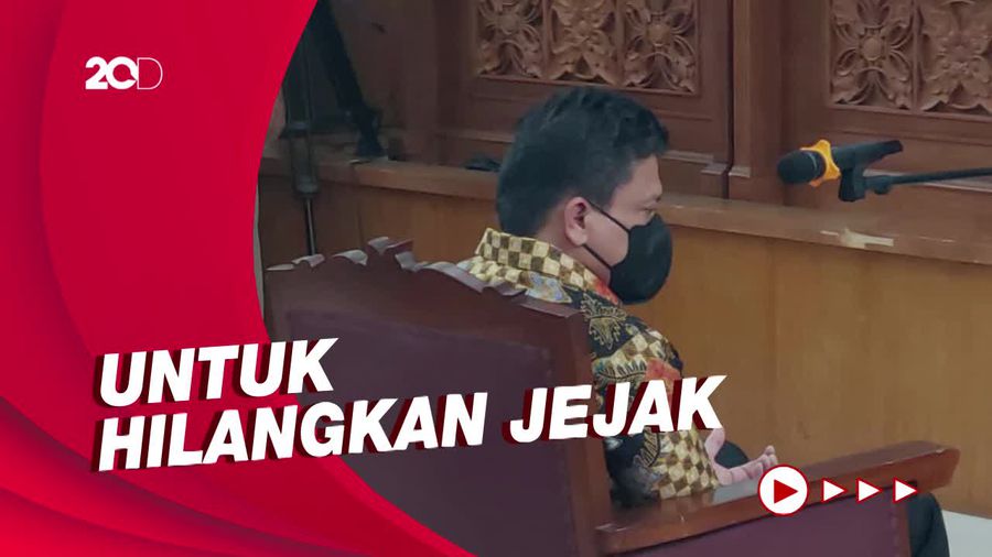 Sambo Sempat Berikan iPhone 13 Pro Max ke Bharada E