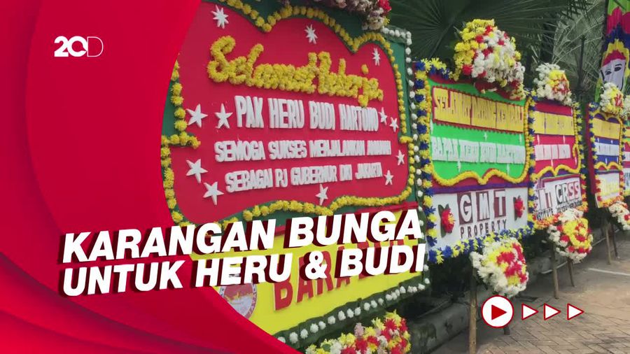 Karangan Bunga untuk Heru Budi Banjiri Balkot, Terselip Pula buat Anies