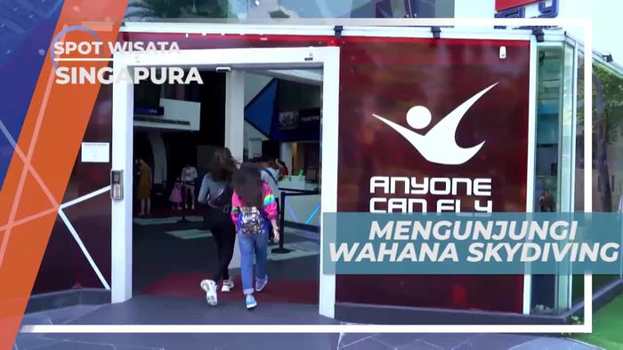 Berkunjung ke Wahana Skydiving Indoor di Singapura