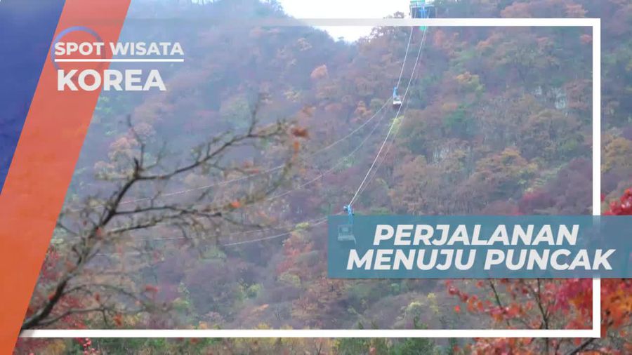 Naik Cable Car Menuju Puncak Mount Naejangsan National Park Korea Selatan