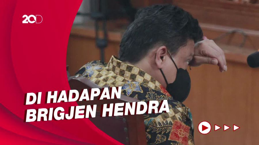 Sambo Teteskan Air Mata, Minta Anak Buah Percaya Skenario Pembunuhan Yosua