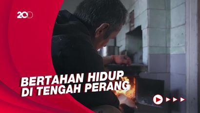Warga Ukraina Manfaatkan Kayu Bakar Hadapi Kebrutalan Musim Dingin