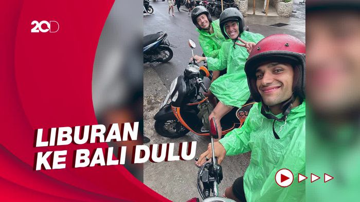Aleix Espargaro dan Jorge Pamer Motoran Sambil Pakai Jas Hujan