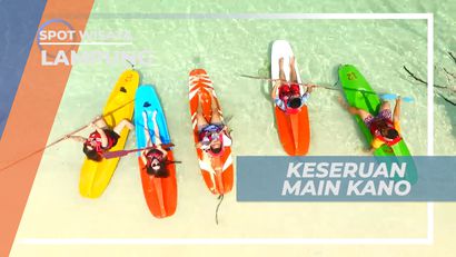Serunya Dayung-dayung Bermain Kano di Pantai yang Indah, Lampung