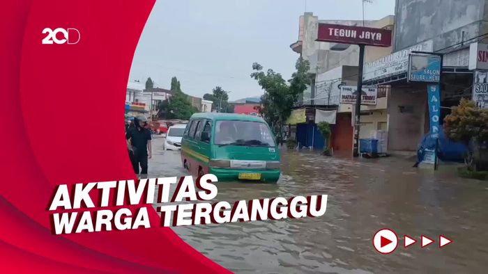 Keluhan Warga soal Banjir Dayeuhkolot Ganggu Aktivitas