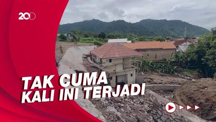 Curhat Warga yang Rumahnya Hancur Akibat Banjir Lumpur di Sukabumi