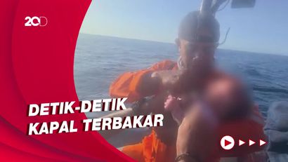 Evakuasi Bayi di Tengah Kobaran Api Kapal Terbakar di Kupang