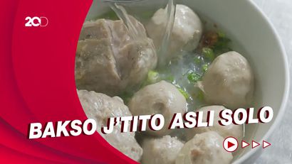 Bikin Laper: Makan Bakso Legendaris dan Enak
