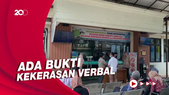 Sejumlah Bukti yang Dibawa Kuasa Hukum Roro Fitria di Sidang Hari Ini