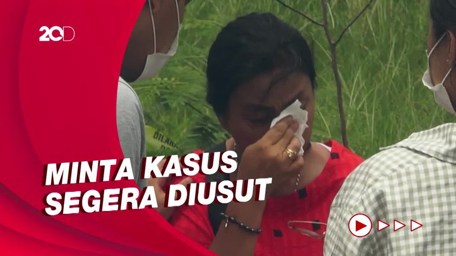 Tangis Istri dari PNS Semarang yang Dibakar: Pak Jokowi, Tolong Kami!