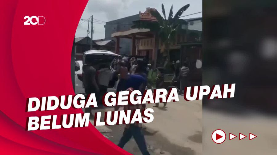 Buruh Bangunan Jadi Bulan-bulanan Massa Usai Aniaya 3 Penghuni Rumah