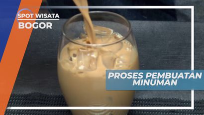 Melihat Proses Pembuatan Minuman Andalan di Cafe Unik, Bogor