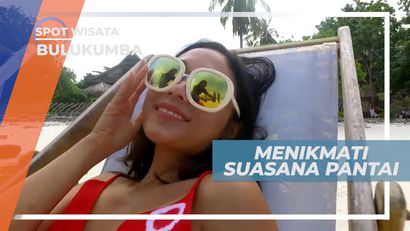 Cekrak-cekrek Berpose Seru di Spot Foto Pantai Mandala Ria, Bulukumba