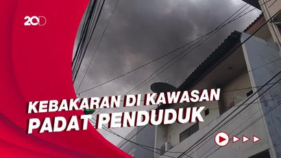 Permukiman Tambora Jakbar Terbakar, 21 Mobil Damkar Diterjunkan
