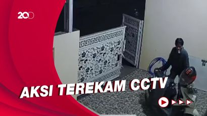Maling Gagal Curi Motor Karena Kunci Ganda, Helm Pun Digasak