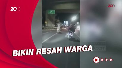 Geng Motor Konvoi di Cimahi Sambil Acungkan Sajam