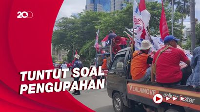 Massa Buruh Bubarkan Diri Usai Diterima Pihak Istana