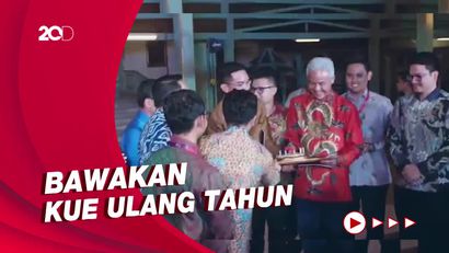 Momen Ridwan Kamil Beri Kejutan Ulang Tahun untuk Ganjar Pranowo