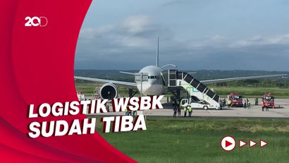 Penampakan Logistik WSBK Mandalika 2022 Tiba di Lombok