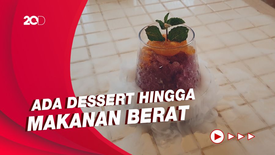 Nongkrong Cantik di Kafe Serba Boneka Beruang PIK