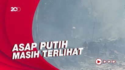 Api Padam, Damkar Lakukan Pendinginan di Kebakaran Kebayoran Lama