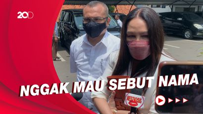 Fitri Salhuteru Sebut Ada Musuh yang Kini Beri Support untuk Nikita Mirzani