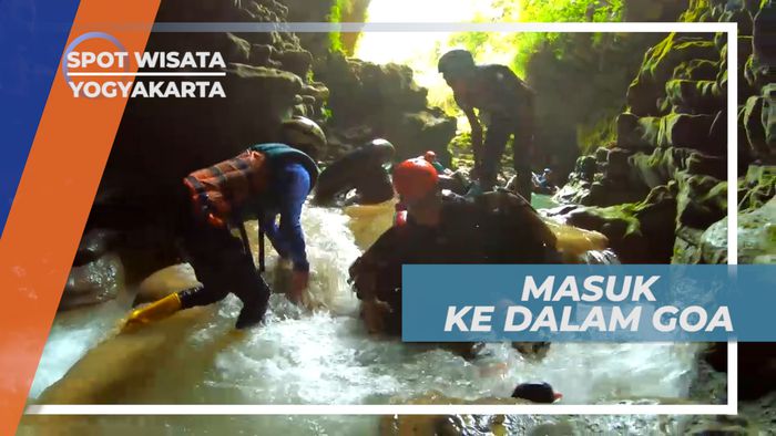 Merasakan Sensasi Luar Biasa Menyusuri Gua Dengan Cave Tubing, Yogyakarta