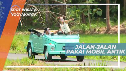 Jalan-jalan Cantik dengan Mobil Antik di Pedesaan, Yogyakarta