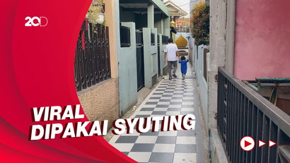 Melihat Gang Berlantai Keramik Bak Papan Catur di Bandung