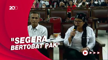 Tangis Ibu Yosua ke Sambo: Anak Saya Bapak Habisi, Hancur Hatiku!