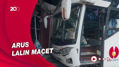 Penampakan Bus Hiba Utama Tabrak Pemotor dan Showroom di Jaktim
