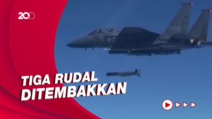 Momen Angkatan Udara Korea Selatan Luncurkan Rudal ke Perbatasan Korea Utara
