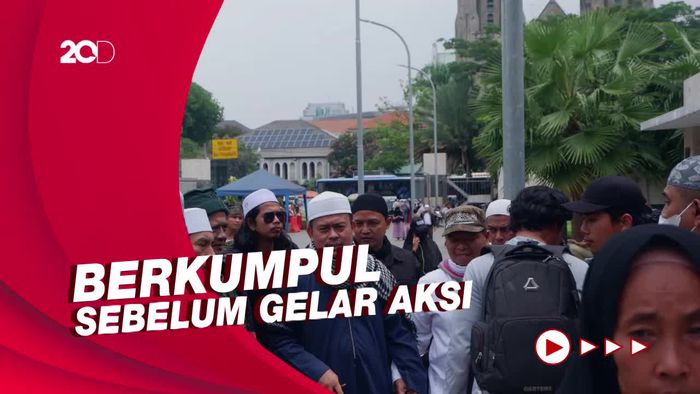 Massa Aksi 411 Mulai Datangi Istiqlal Sebelum Long March ke Istana