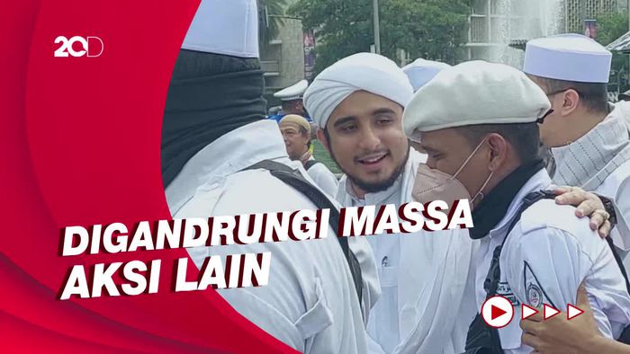 Momen Menantu Habib Rizieq Shihab Ikut Aksi 411