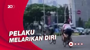 Detik-detik Mobil Tabrak Pesepeda di Jakpus, Korban Sampai Mental