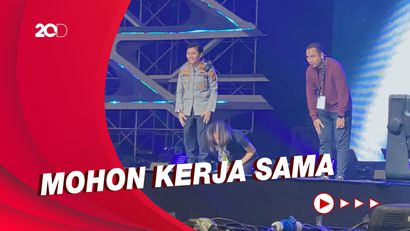 Momen Promotor Membungkuk Usai Polisi Beri Imbauan di Konser NCT 127