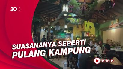 Warung Makan Dekat SMA 3 Jaksel Ini Suguhkan Ayam Pedas Gurih