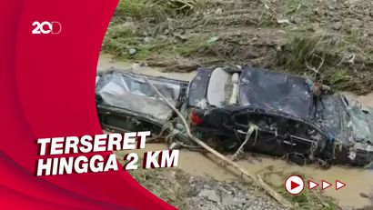 7 Mobil Hanyut Akibat Terseret Banjir Bandang Semarang!