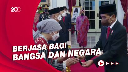 Jokowi Anugerahkan Lima Tokoh Ini Gelar Pahlawan Nasional