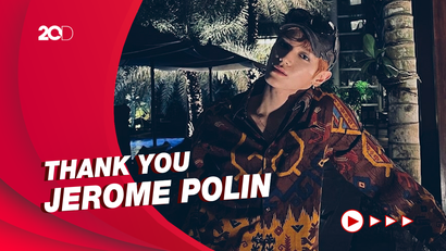 Gaya Taeyong NCT Pakai Batik dari Jerome Polin