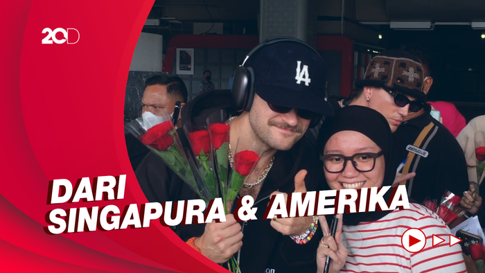 Camilan yang Wajib Dibawa LANY untuk Konser di Indonesia