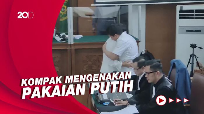 Momen Pelukan Sambo-Putri Jelang Sidang Pembunuhan Yosua