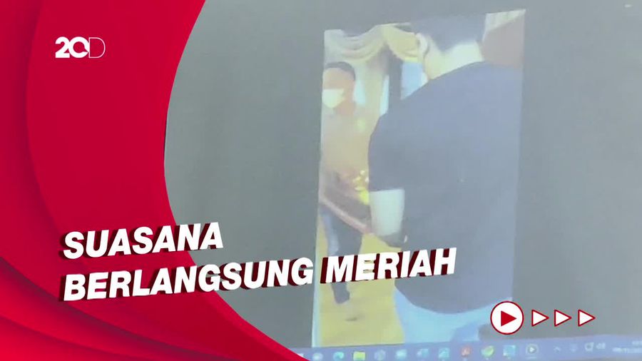 Momen Yosua Beri Kejutan Kue-Tumpeng di Anniversary Sambo-Putri