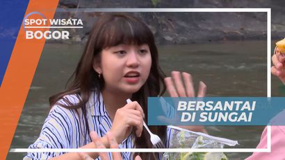 Bersantai Menikmati Lezatnya Jajanan di Atas Aliran Sungai, Bogor