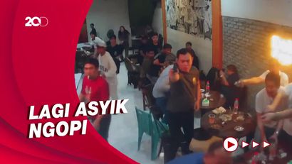 Detik-detik Polisi Lawan Balik Komplotan Penyerangan Warkop di Makassar